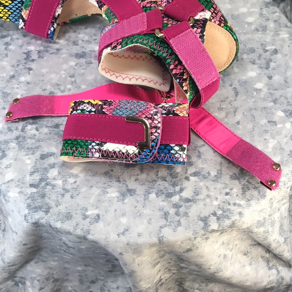 FashionNova Head in the Clouds Multi Snake 5.5” Platform Heels WMS 6M🌟NWOT🌟 - Picture 11 of 13